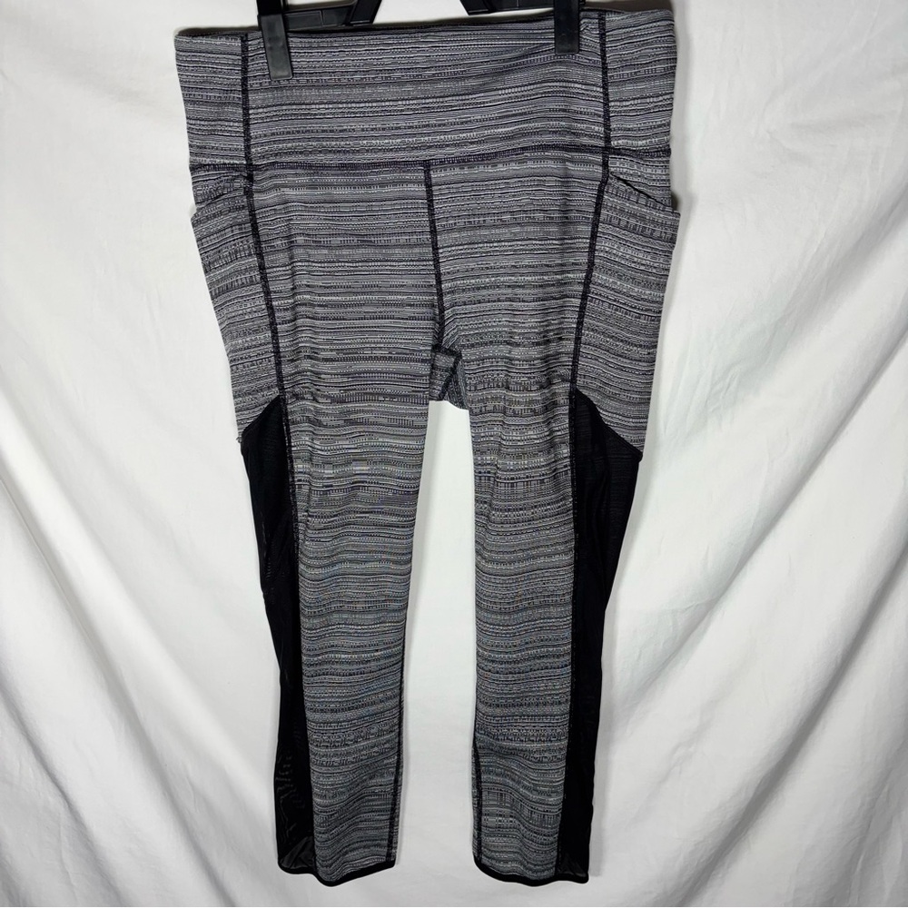 Athleta Womens‎ Black White Space Dye Mesh Pocket Crop Leggings Size L